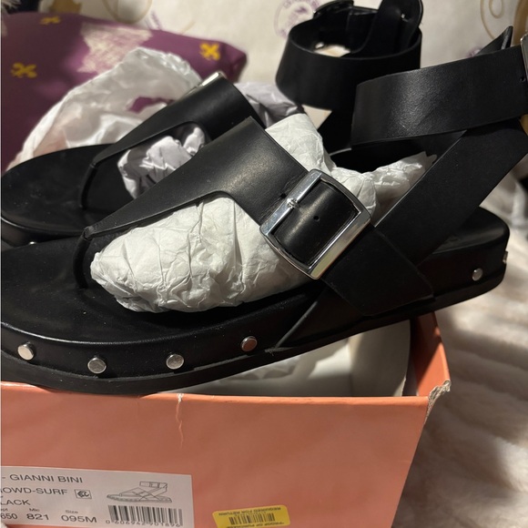 Gianna Bini Black Crowd-Surf Leather Sandals - Picture 3 of 7